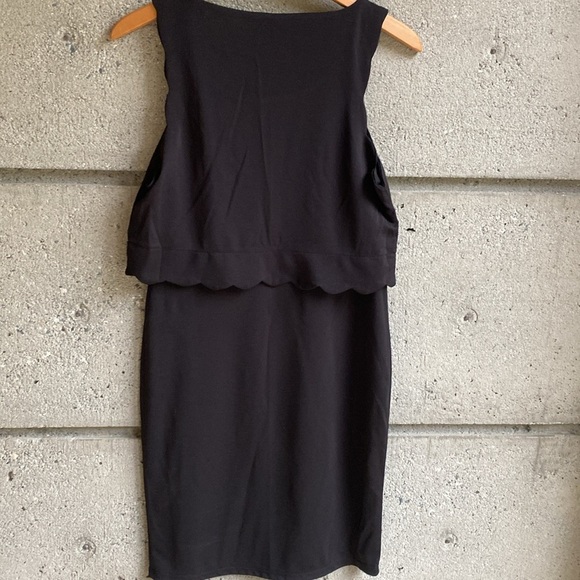 🆕 ONLY Scalloped Body Con Dress - Picture 7 of 10